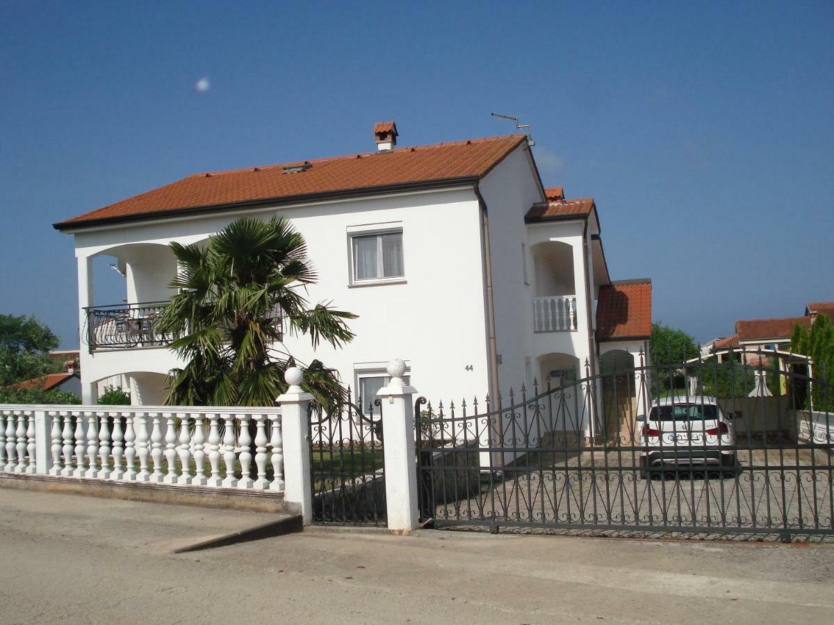 Apartmani I Soba Mia Porec Exterior photo