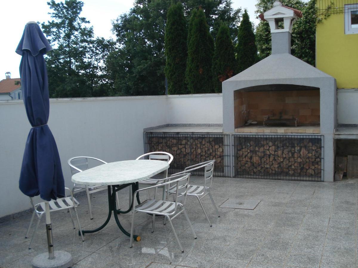 Apartmani I Soba Mia Porec Exterior photo